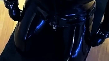 Strapon femdom fetish