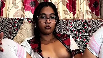 Petite Mia In Petite Desi Mia Z Reacts To Hentai Gts Viper