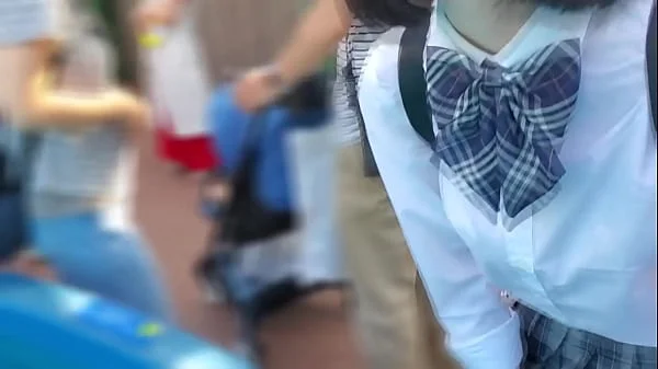 私立お嬢様学校に通う正統派美女。