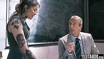 Huge Bum Stepmommy Fucks Former Teacher - Vanessa Vega And She Squirts