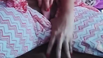 Chalu Bus Me Bhabi Ne Chudai Chalu Kar Di