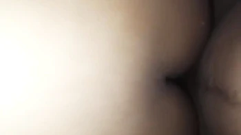 Il a baisé ma chatte anale à fond