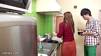 Adolescente asiática morena follada duro sin censura