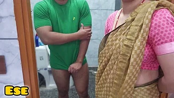 Indian Aunty Sammy Sins Hot Homemade - Big Natural Tits, Doggy Style & Dirty Talk in Hindi