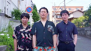 Японская девушка-врач с большими сиськами изнасилована и превращена в мясной сортир