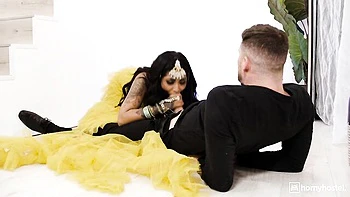 Yasmina and Aaliyah's curvy porn