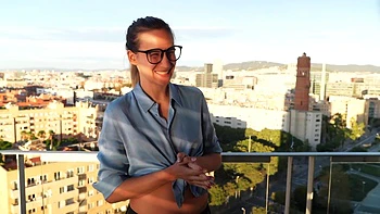 Стелла, француженка с тату, лижет и трахается в белье