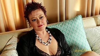 Scarlett O'Ryan Loves Talking About Her Sex Life