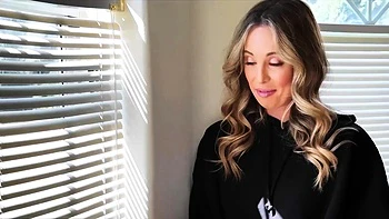 Beautiful blonde MILF Millie Morgan POV