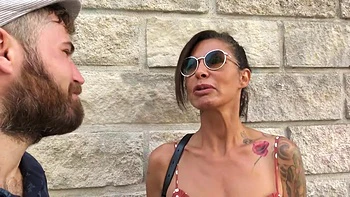 Irogenia and Cataleya make the funfair sublime! - Jacquie et Michel TV