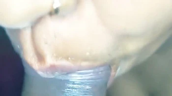 Tragando toda la leche de polla en mi boca POV
