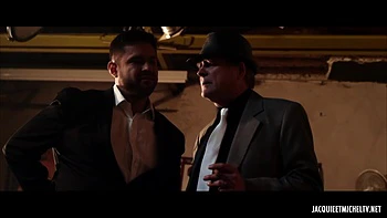 Волосатая MILF Кимбер встречается с Сенси