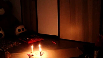 Adolescente morena masturbándose sola en webcam 2