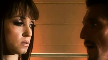 Hartes Dreier mit Babe und Pornostar, inklusive Blowjob