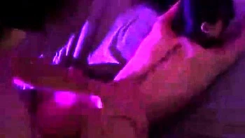 Brünette Amateurin mit Socken wird hart von hinten gefickt