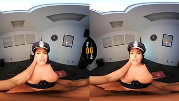AW VR: Milf peituda e bunda grande em 3D