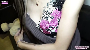 MGiRL TV: азиатская MILF кончает в рот