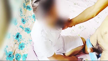 Indische Krankenschwester wird vom Patienten zum ersten Mal gefickt