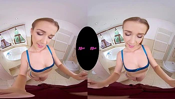 4l3x!s Cry5t4l succiona y folla a cuatro en VR