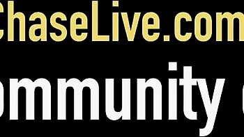 MILF peituda Charlee Chase e Brooke Tyler em ménage à trois