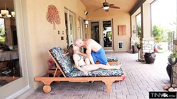 Graceful Rose flaca follada al aire libre