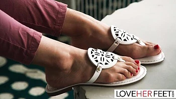 Vince Karter Fucks Nina Nieves’s Sexy Feet