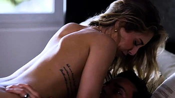 Millie Morgan te chupa e fode com os dedos hardcore