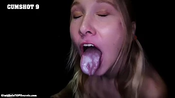 McKenna lutscht hart wie eine Kriegerin, Gloryhole-Spritze