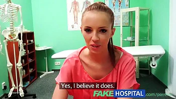 Paciente morena de hospital falso quer seduz o pau grande do médico