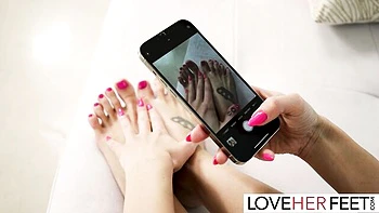 Sasha and Samantha's Sexy Footjob Fetish