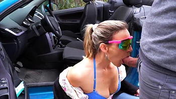 Monstre avide de foutre crache des grosses giclées 79