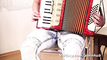 VIPissy pinkelt, tief schluckt, Anal kommt hart