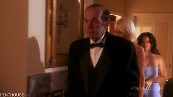 Жюстин Жоли и Алекстра Блю в 69 с игрушками