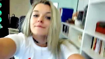 Blonde Amateur Fucks Big Tits and Huge Ass