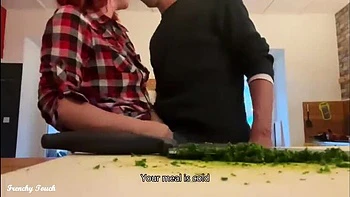 Meia-irmã loira francesa com bunda grande - Sexo caseiro POV