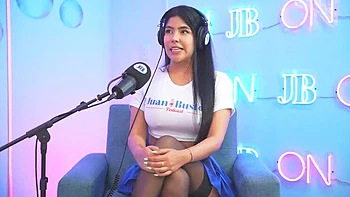 Пышная латино Майаофи жёстко ебется на сибяне и получает лицо