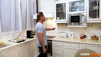 Teen mit Doppelvaginal und Arsch gefickt