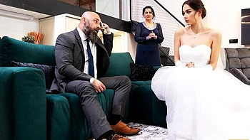 Big-cock fuck in missionary with hot bride Vixi Rafi