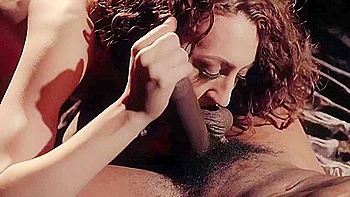 Isiah Maxwells fode a morena com boquete profundo