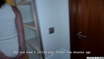 Французская любительница жестко трахнута парнем сестры в позе сзади