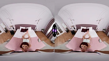 Adolescente pelirroja Sirena Milano monta polla en VR