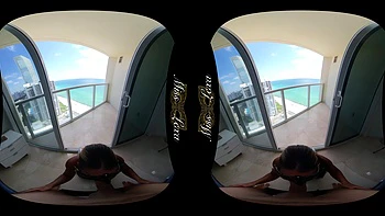 Mi compañera con tetas grandes se folla