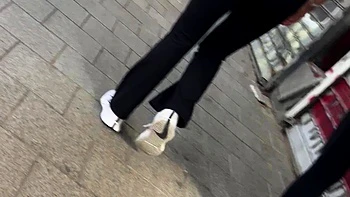 Tight Ass & Foot Fetish Outdoors