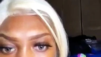 Ebony amateur milf with big ass