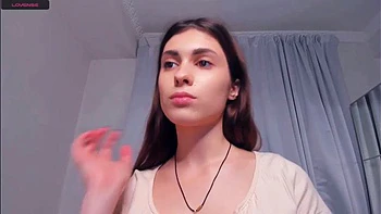 Amadora pelada em público