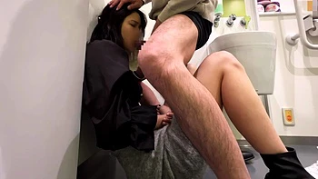 Cumpleaños con mamada y follada perrito