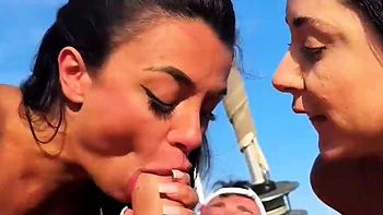 Foda na bunda e gozada na festa no barco com Maximo