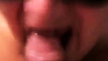 Milf rubia sueca chupando polla grande POV