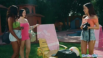 Lesbian Threesome: Kissing & Fingering Outdoors