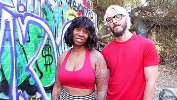 Casal em forma fode forte e goza intenso